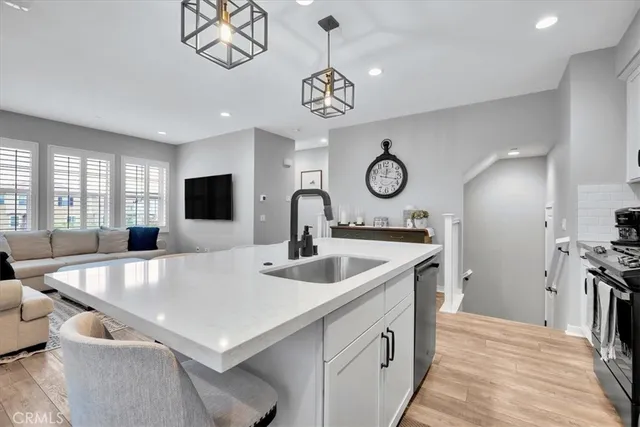 $880,000 | 901 Sunset Ridge, Lake Forest, CA 92610