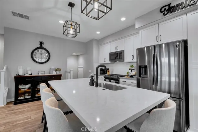 $880,000 | 901 Sunset Ridge, Lake Forest, CA 92610