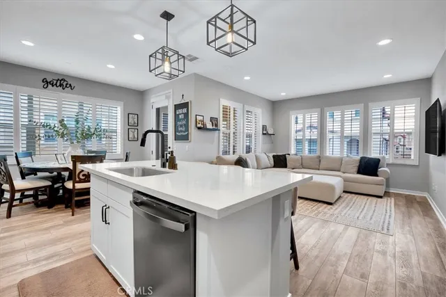 $880,000 | 901 Sunset Ridge, Lake Forest, CA 92610