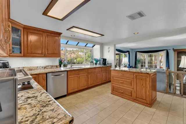 $1,499,000 | 9802 Lyncarol Drive, La Mesa, CA 91941