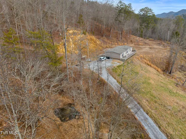 $329,900 | 1473 Highway 33, Tazewell, TN 37879