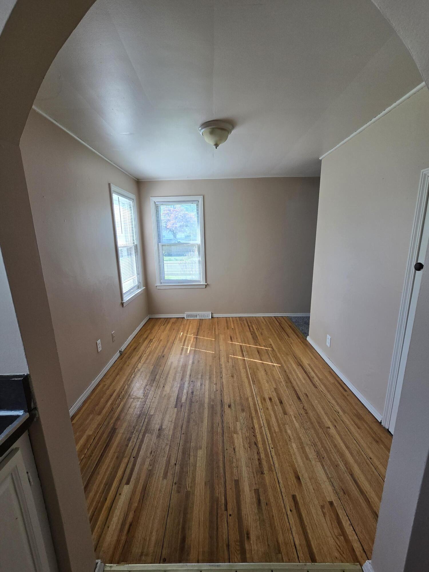 11187 Pardee Road Taylor, MI 48180 - Photo 10 of 20 20250430_101924