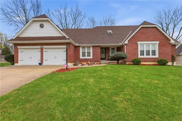 $499,900 | 2200 Northwest Fawn Drive, Blue Springs, MO 64015