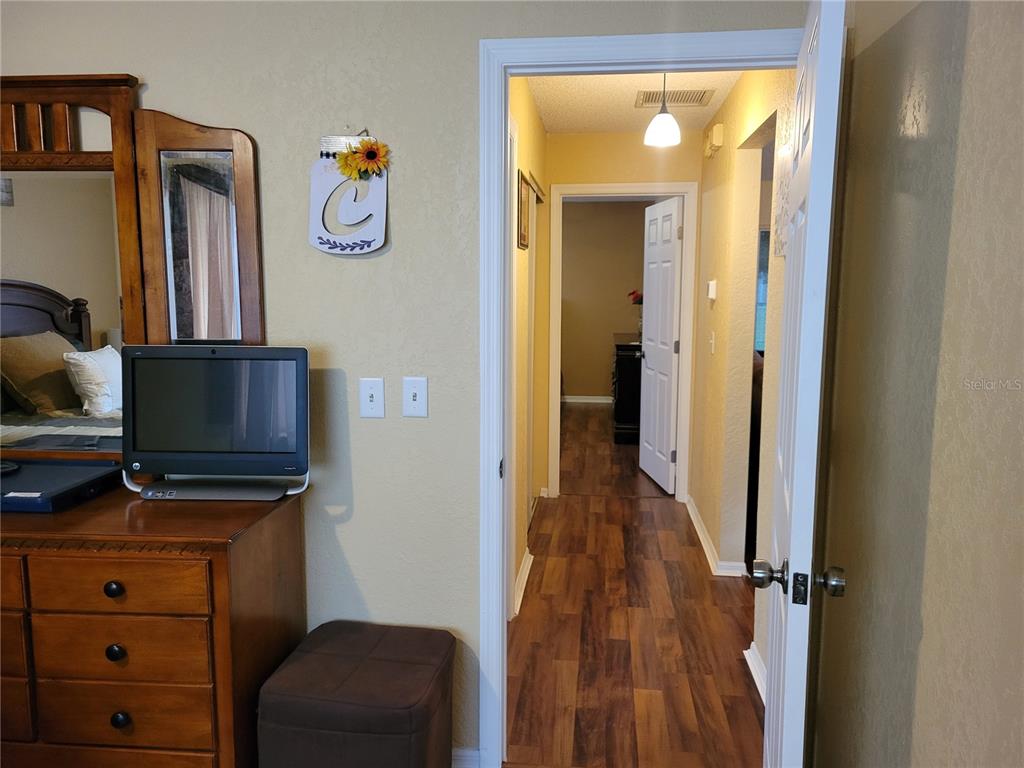 8287 Southwest 108th St Road Ocala, FL 34481 - Photo 18 of 32 Gallery Image 18