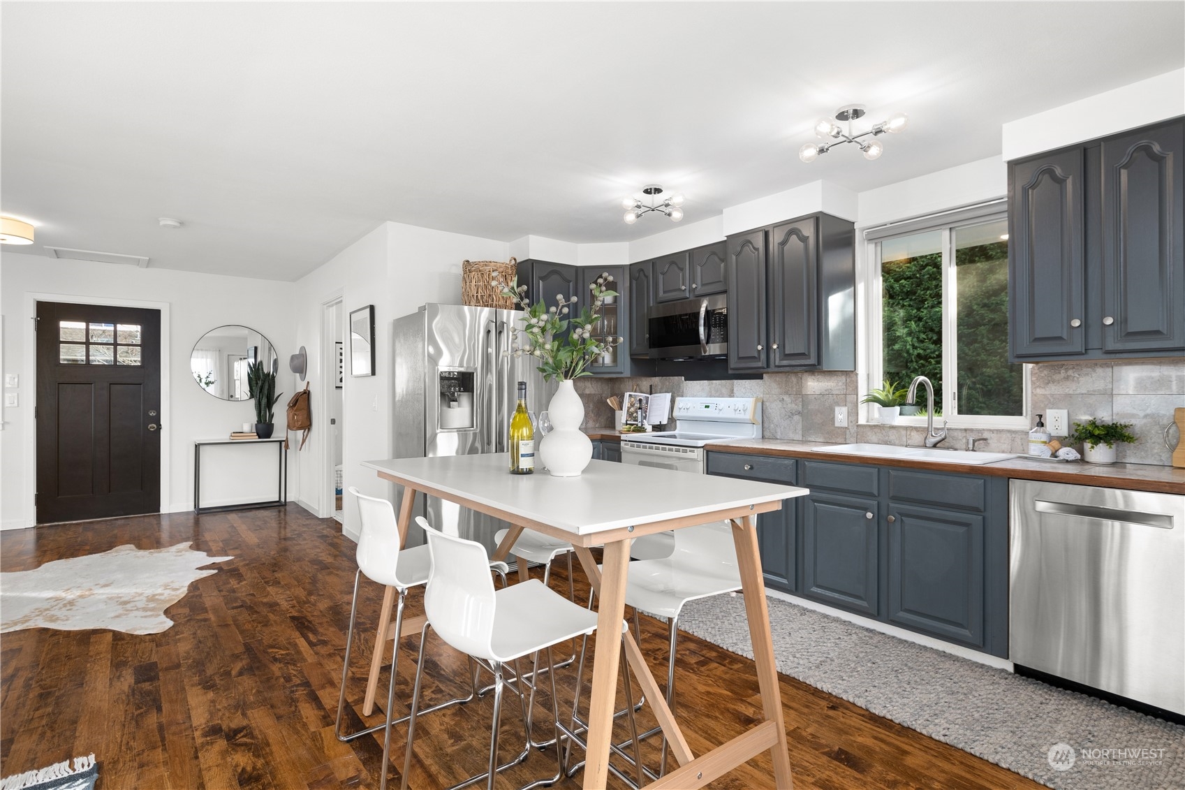 7025 13th Avenue Southwest Seattle, WA 98106 - Photo 14 of 39