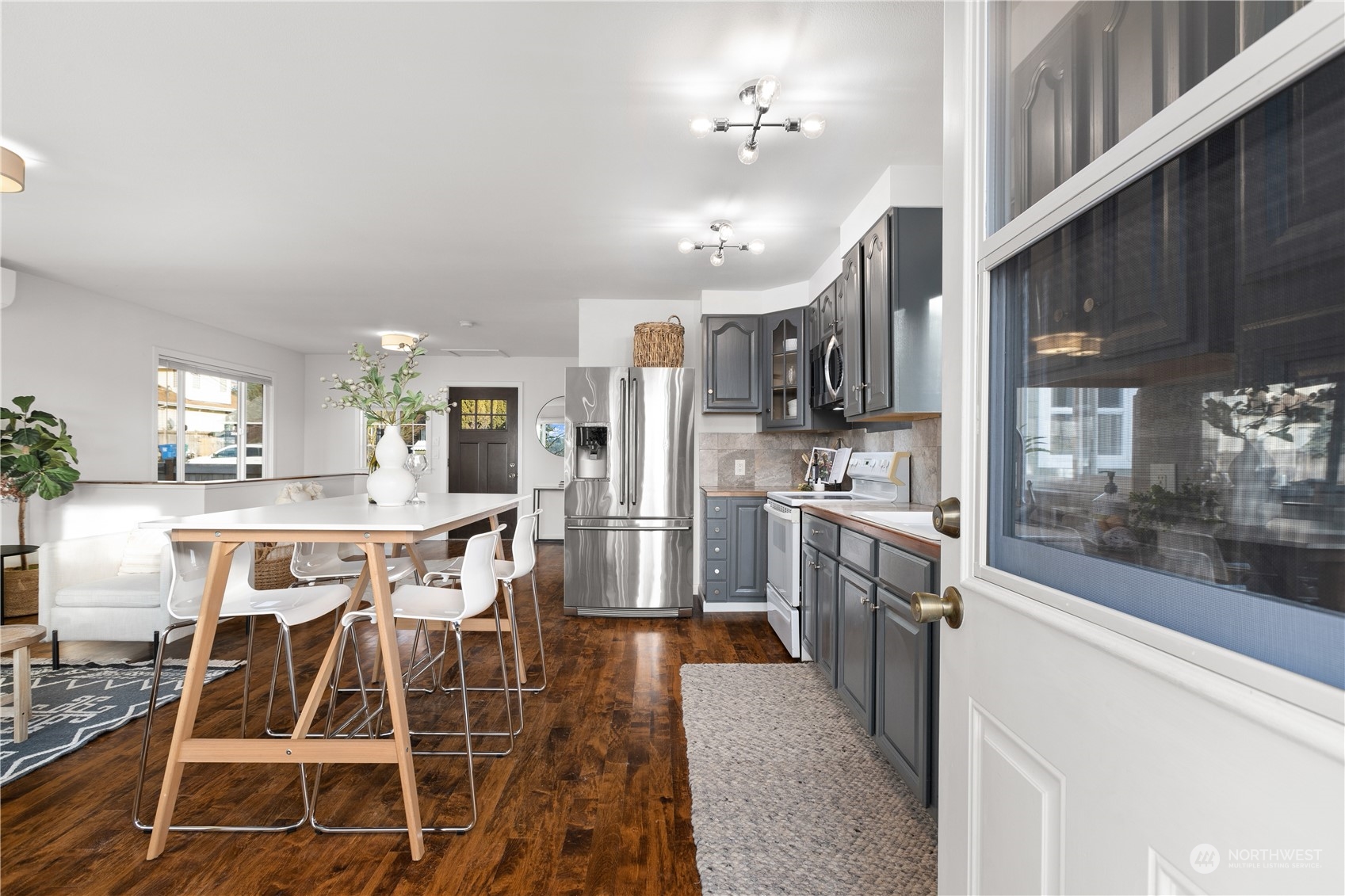 7025 13th Avenue Southwest Seattle, WA 98106 - Photo 15 of 39