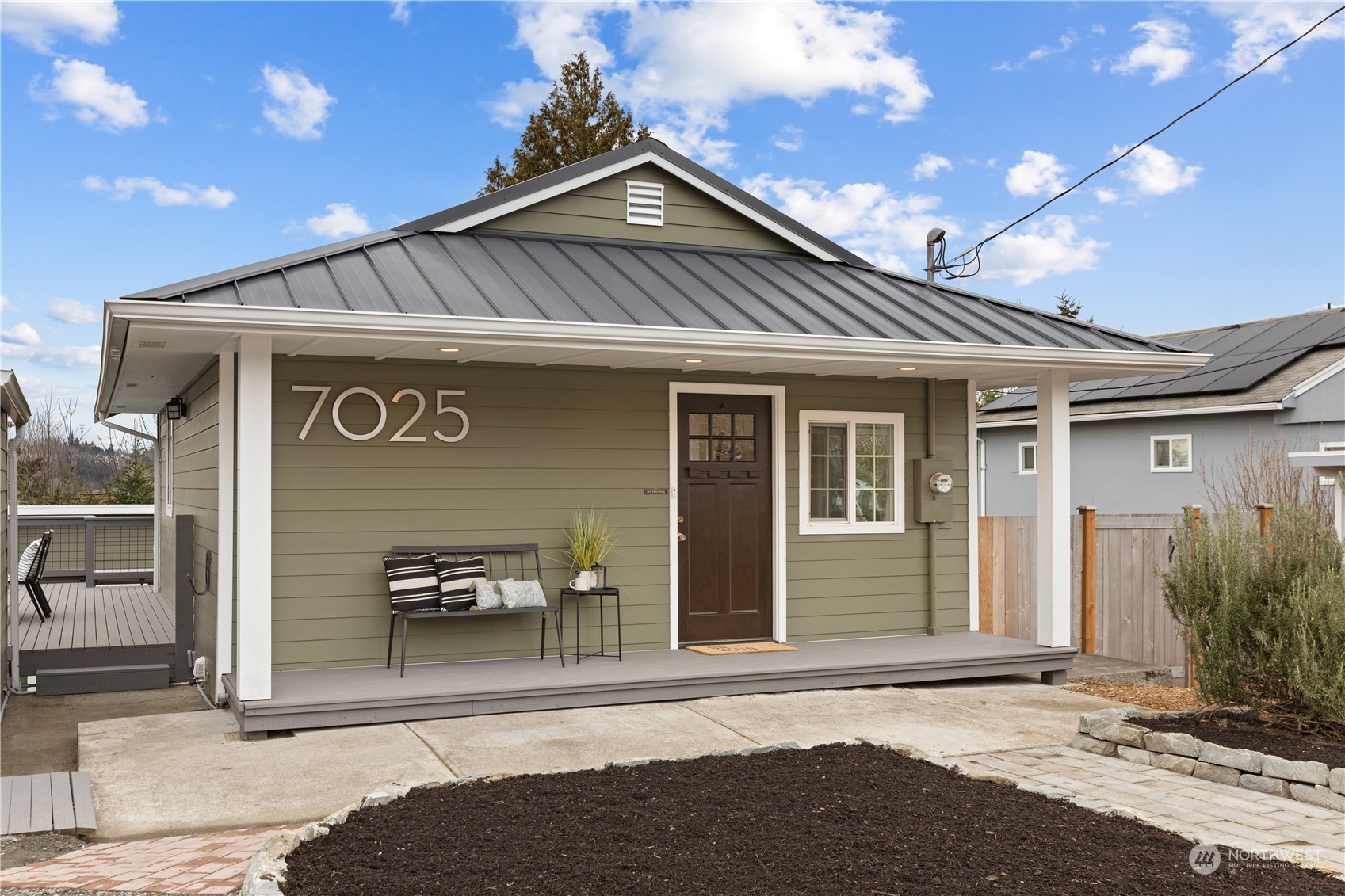 7025 13th Avenue Southwest Seattle, WA 98106 - Photo 4 of 39