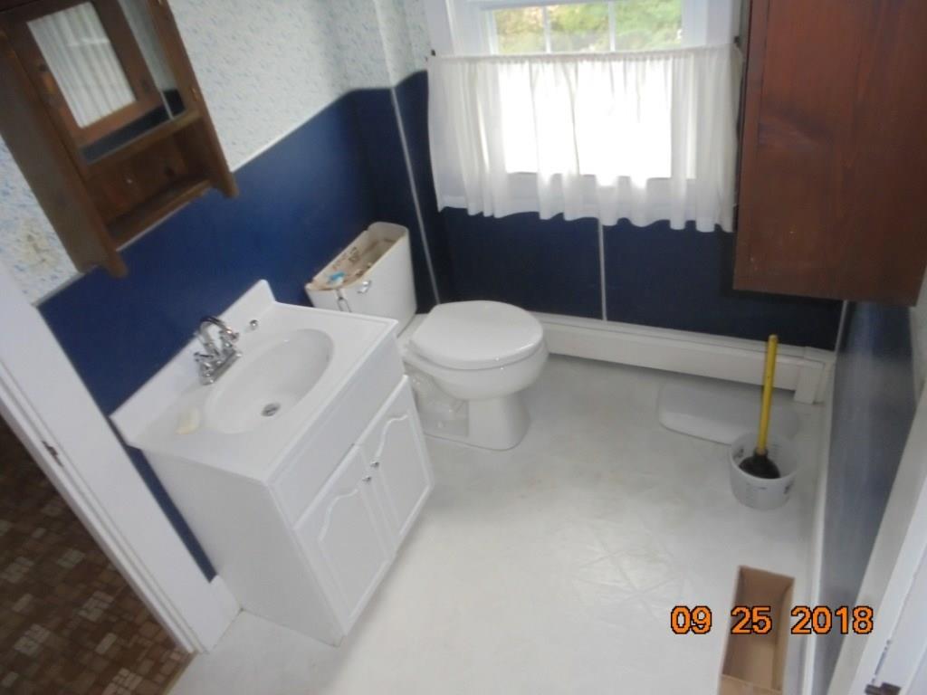 726 River Road North Anson, ME 04958 - Photo 17 of 27 Bathroom