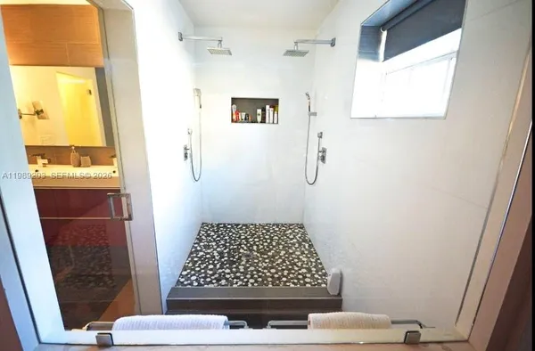 $7,990 | 909 North 13th Court, Hollywood, FL 33019