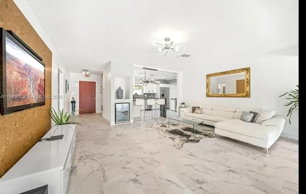 $7,990 | 909 North 13th Court, Hollywood, FL 33019