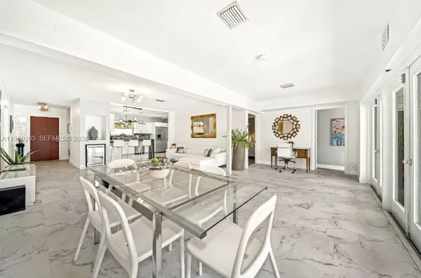 $7,990 | 909 North 13th Court, Hollywood, FL 33019