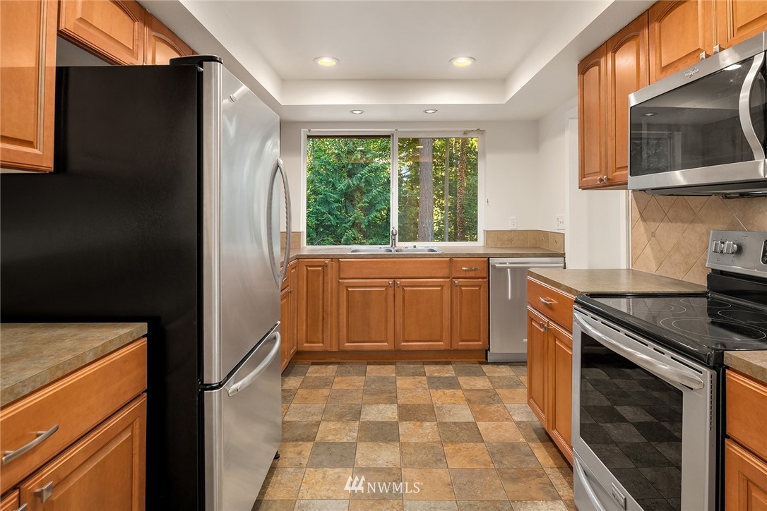 13912 Southeast 141st Street Renton, WA 98059 - Photo 11 of 21 Gallery Image 11