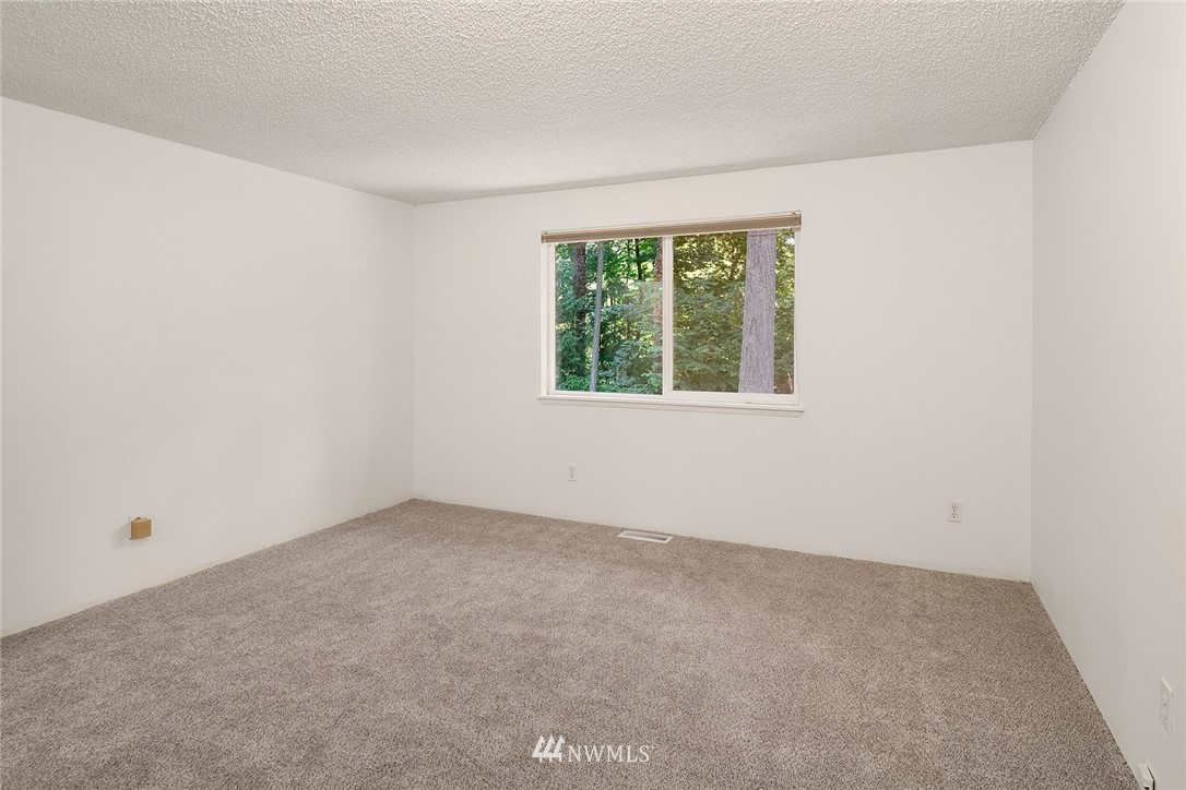 13912 Southeast 141st Street Renton, WA 98059 - Photo 12 of 21 Gallery Image 12