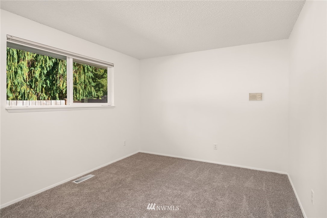 13912 Southeast 141st Street Renton, WA 98059 - Photo 14 of 21 Gallery Image 14