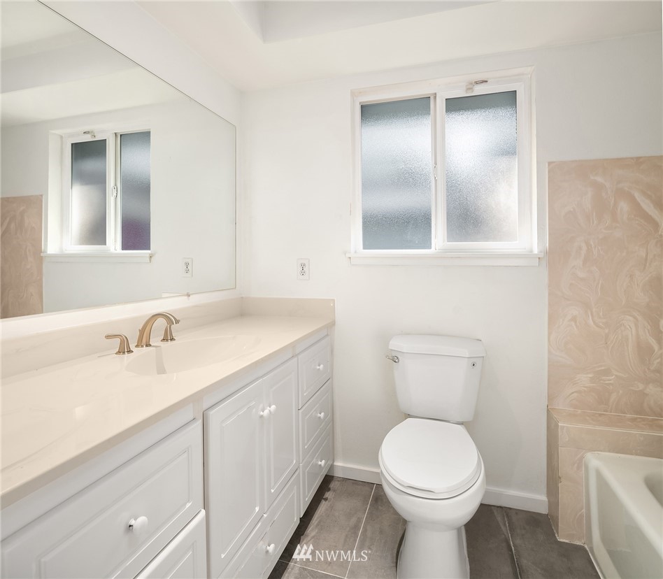13912 Southeast 141st Street Renton, WA 98059 - Photo 17 of 21 Gallery Image 17