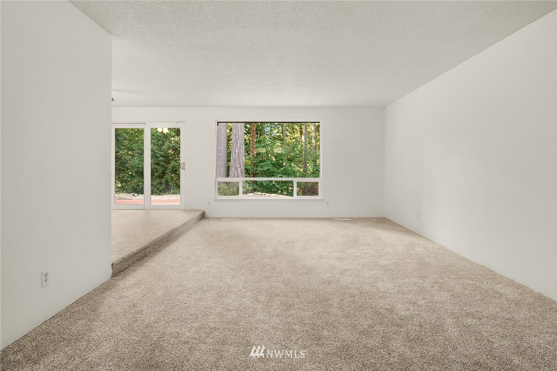 13912 Southeast 141st Street Renton, WA 98059 - Photo 6 of 21 Gallery Image 6