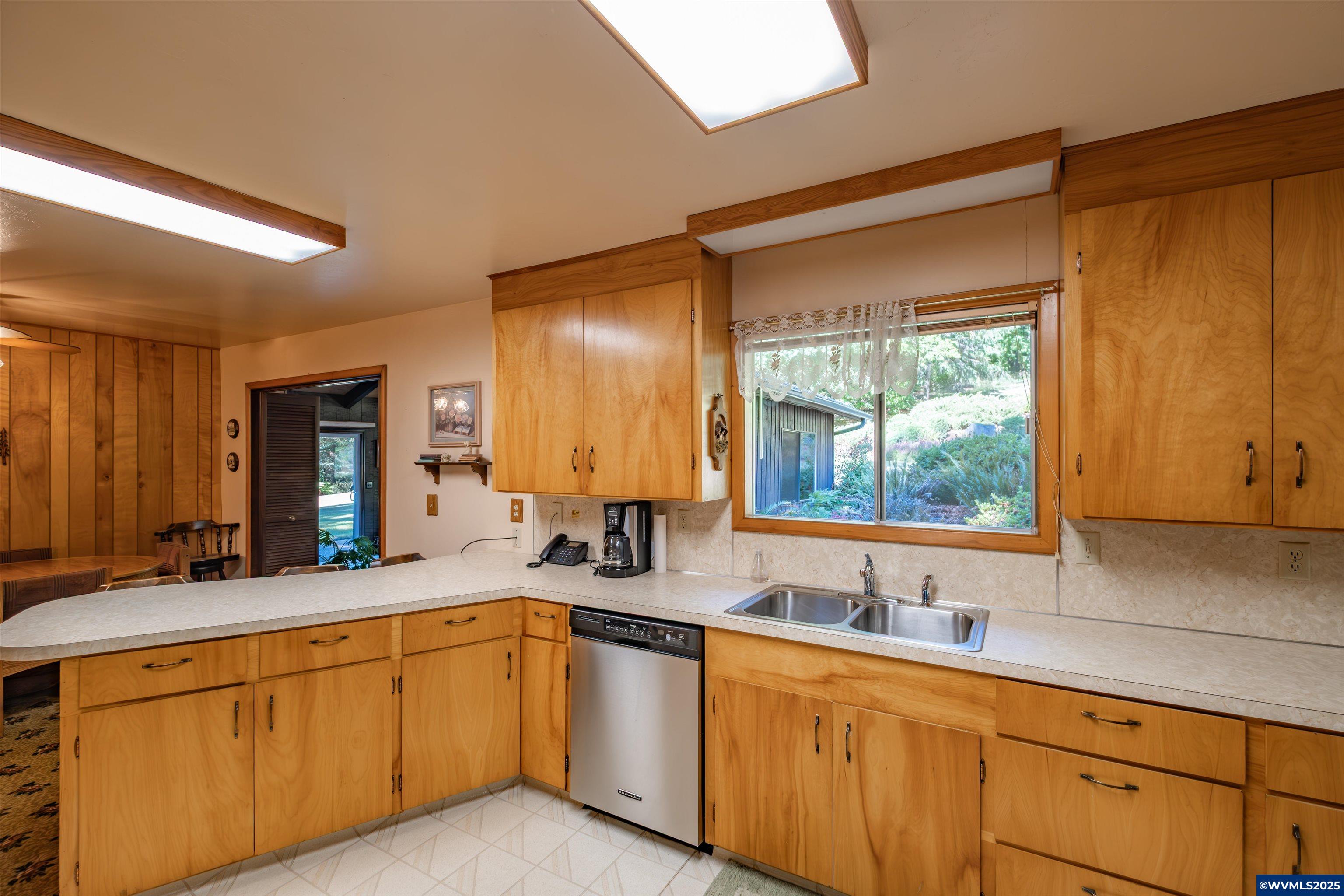 23547 Woods Creek Road Philomath, OR 97370 - Photo 13 of 48