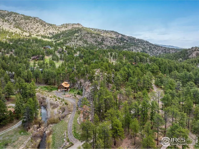 a view of a mountain range in a city