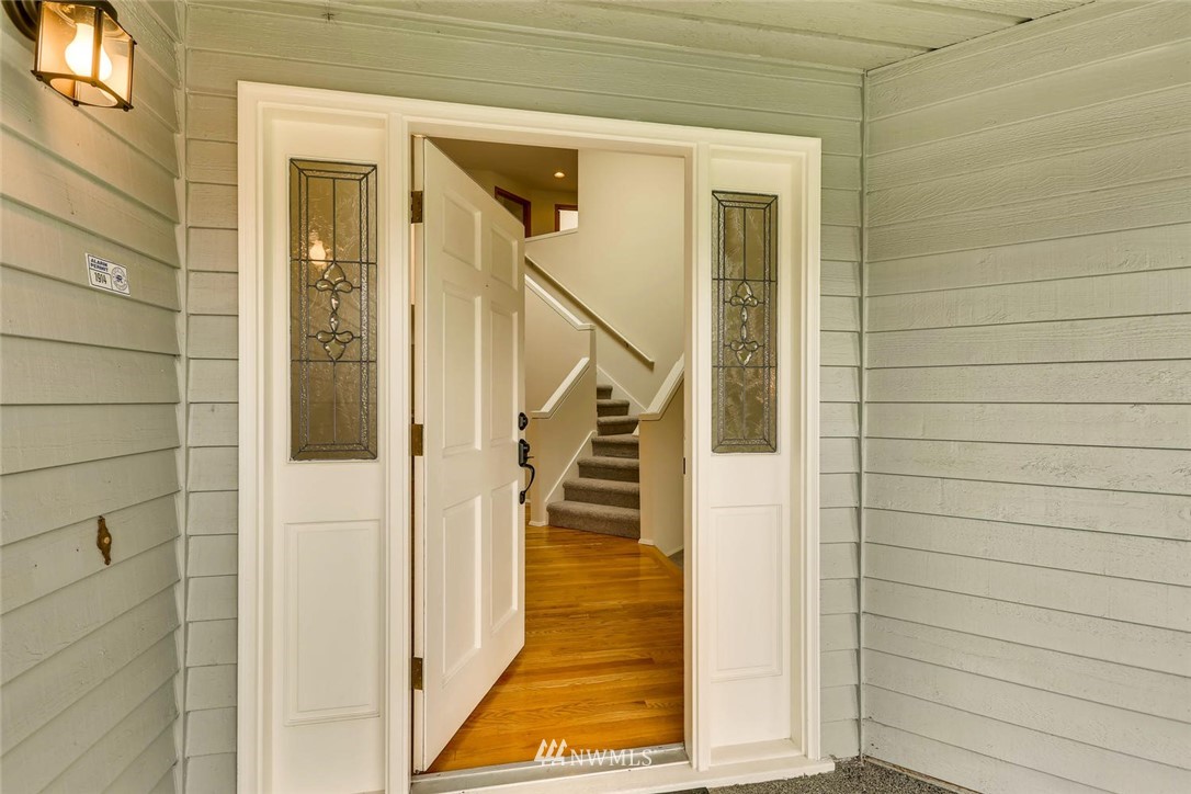 4608 Northeast 19th Street Renton, WA 98059 - Photo 2 of 25