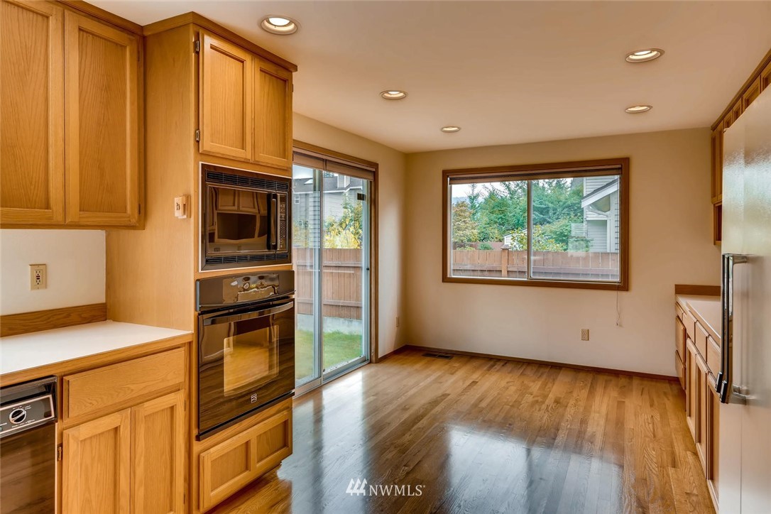 4608 Northeast 19th Street Renton, WA 98059 - Photo 11 of 25