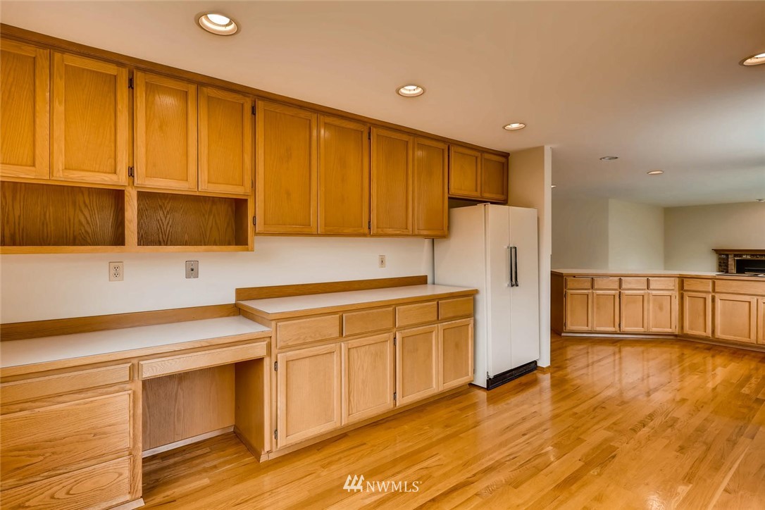 4608 Northeast 19th Street Renton, WA 98059 - Photo 12 of 25
