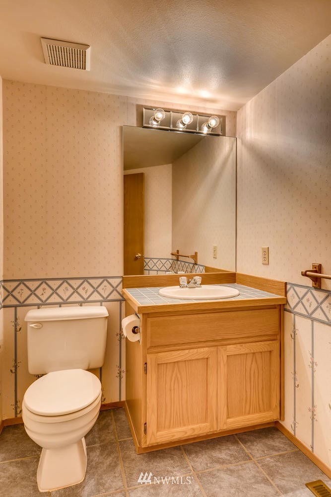 4608 Northeast 19th Street Renton, WA 98059 - Photo 14 of 25