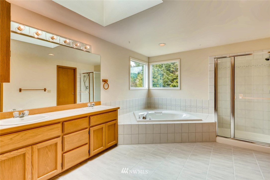 4608 Northeast 19th Street Renton, WA 98059 - Photo 17 of 25