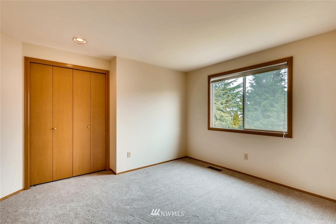 4608 Northeast 19th Street Renton, WA 98059 - Photo 19 of 25