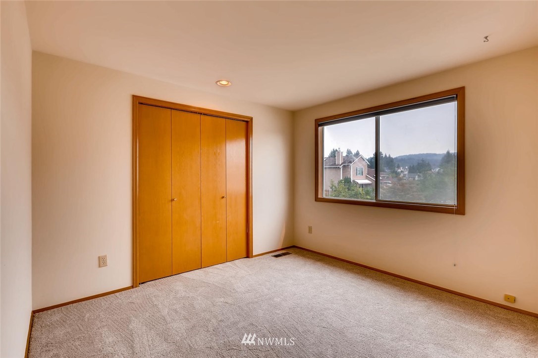 4608 Northeast 19th Street Renton, WA 98059 - Photo 20 of 25