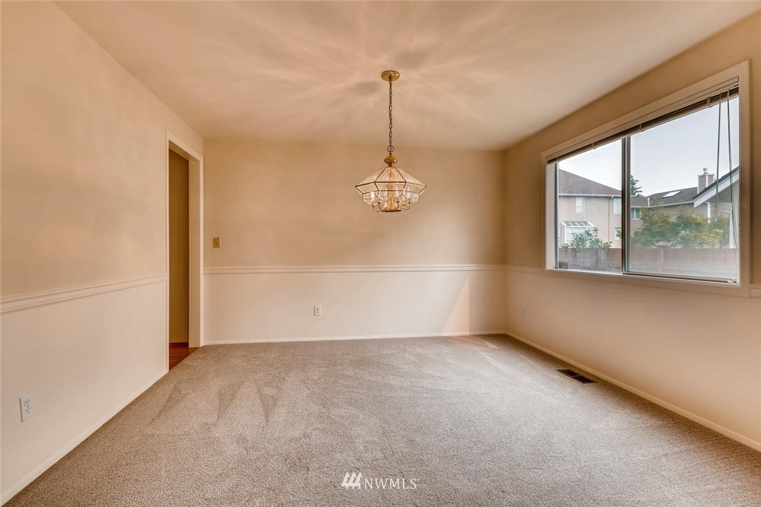 4608 Northeast 19th Street Renton, WA 98059 - Photo 7 of 25