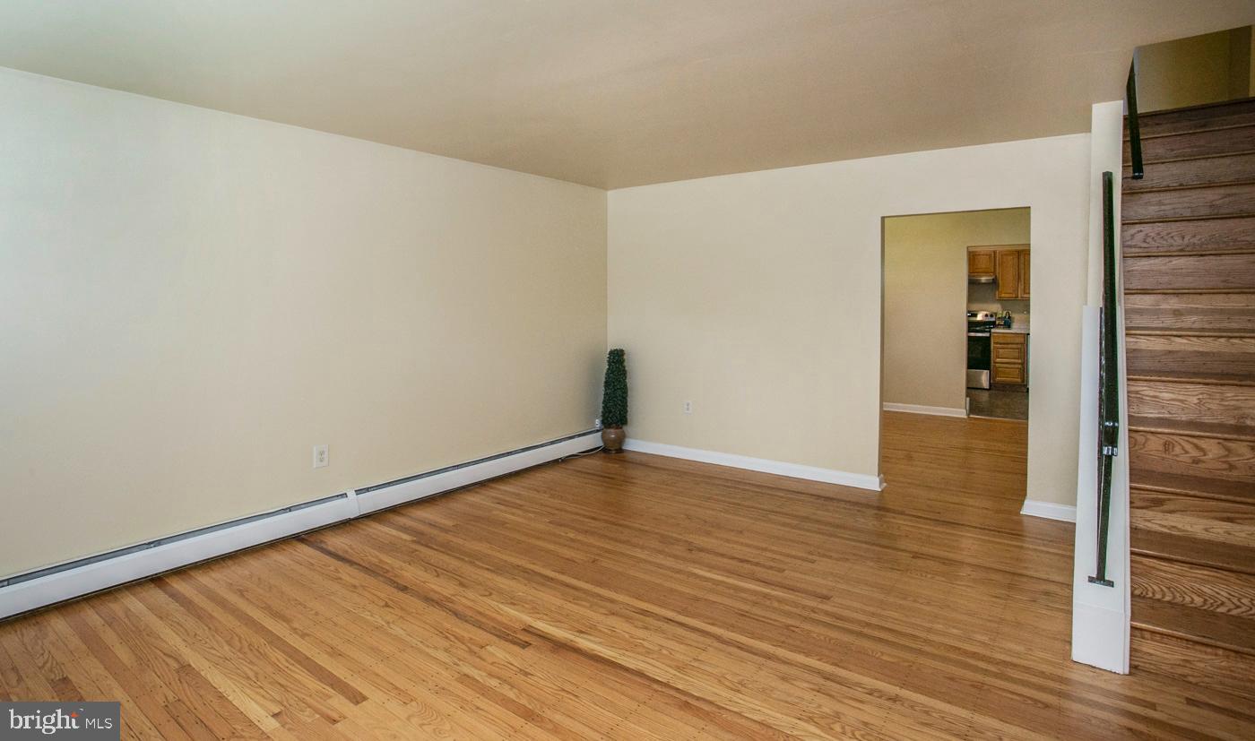 1408 Butler Pike Conshohocken, PA 19428 - Photo 16 of 56 Living Room