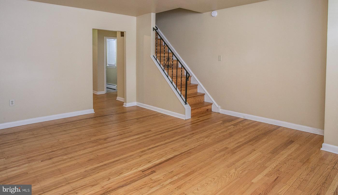 1408 Butler Pike Conshohocken, PA 19428 - Photo 17 of 56 Living Room