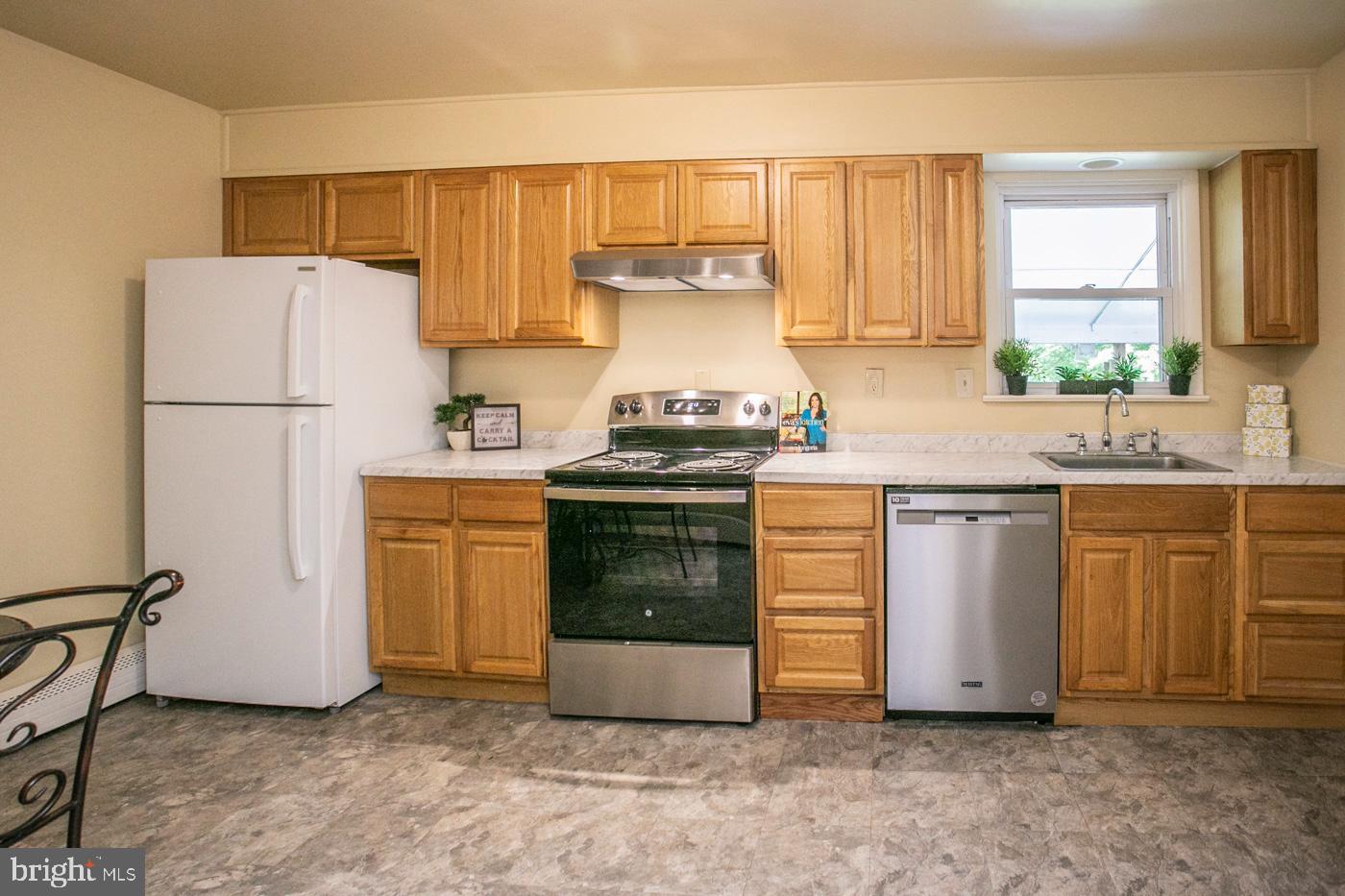 1408 Butler Pike Conshohocken, PA 19428 - Photo 25 of 56 Kitchen