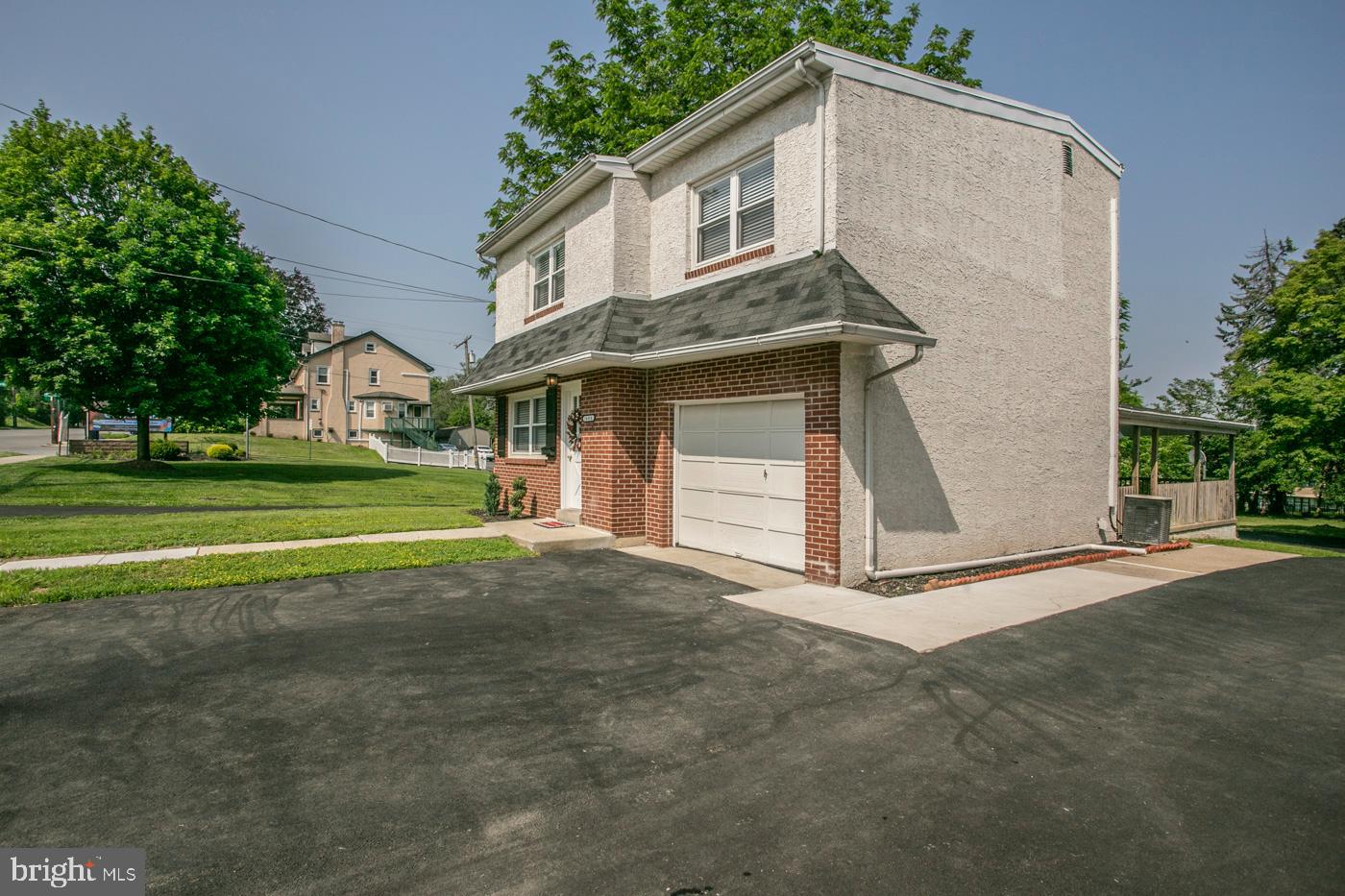 1408 Butler Pike Conshohocken, PA 19428 - Photo 5 of 56