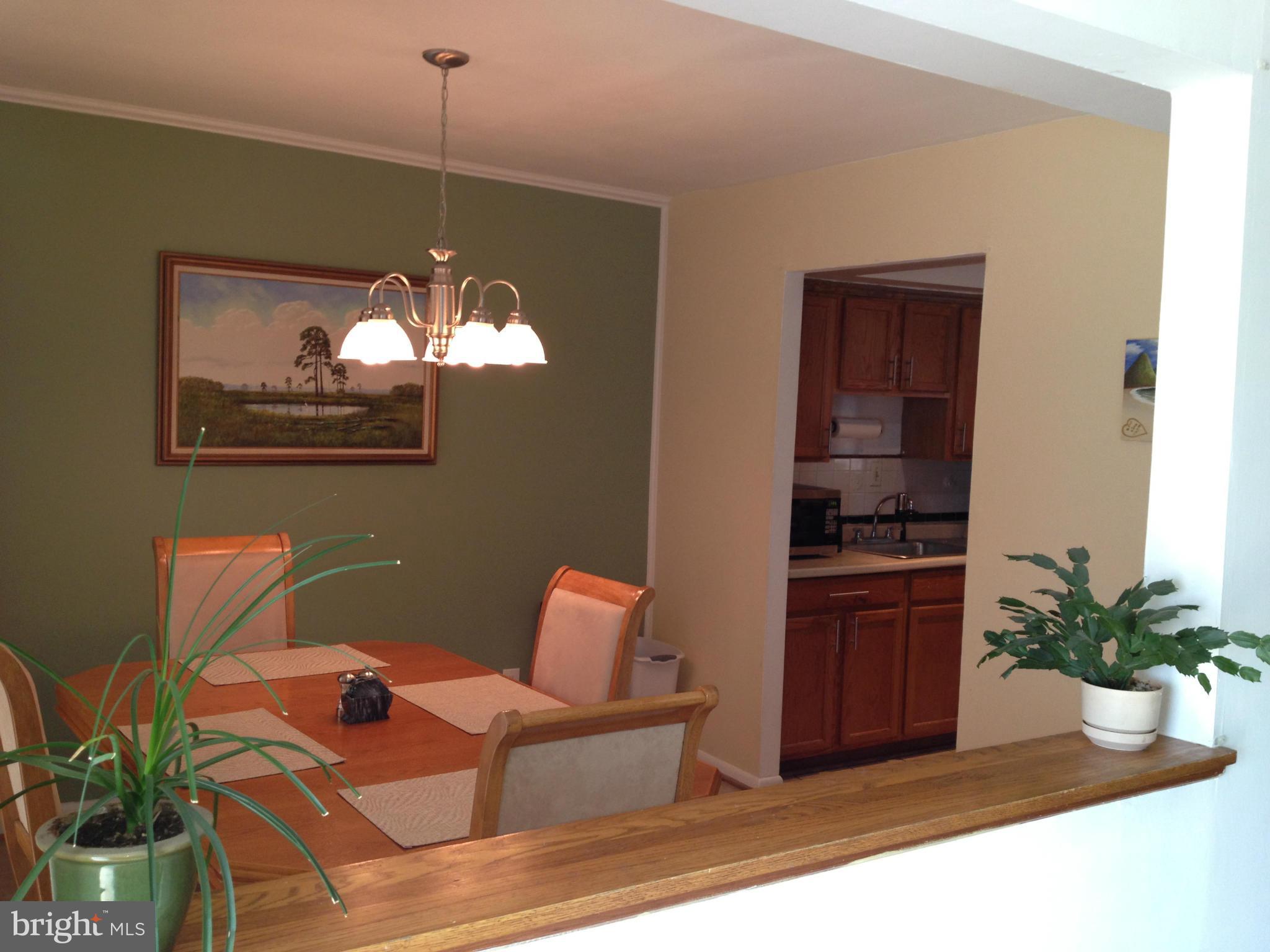 577 Summit Hall Road Gaithersburg, MD 20877 - Photo 5 of 18 Interior (General)