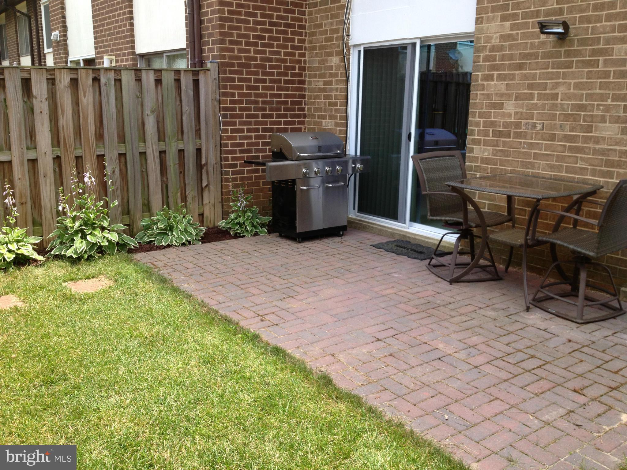 577 Summit Hall Road Gaithersburg, MD 20877 - Photo 10 of 18 Exterior (Rear)
