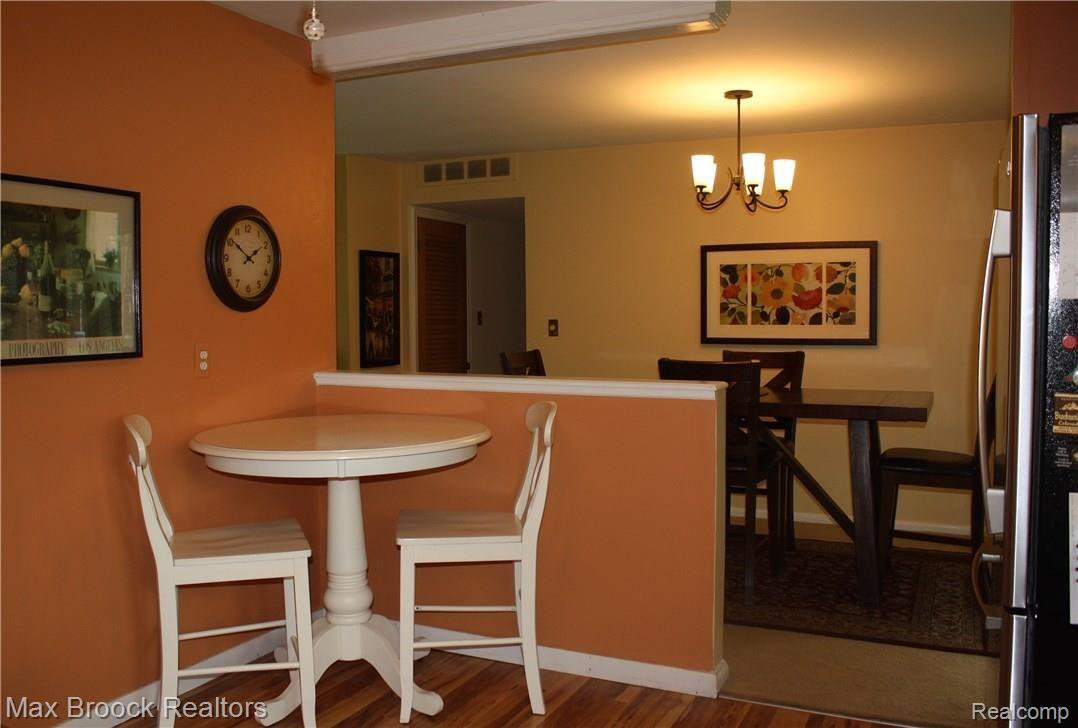 28299 New Castle Road Farmington, MI 48331 - Photo 11 of 40 IMG_0037.jpg