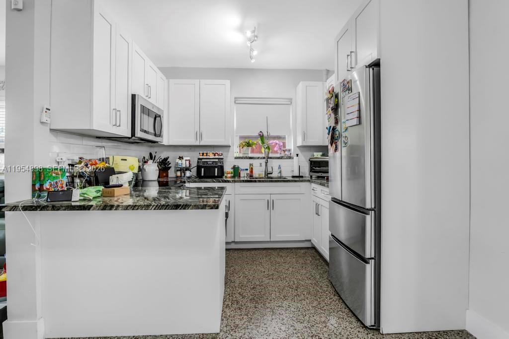 9435-9437 Southwest 39th Street Miami, FL 33165 - Photo 12 of 70