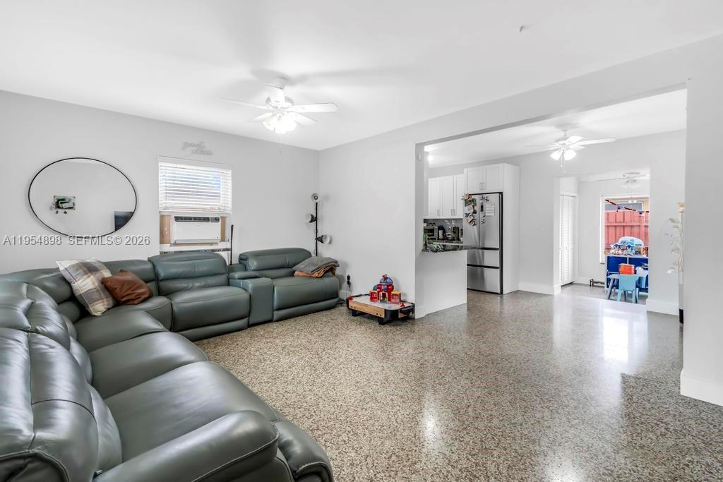 9435-9437 Southwest 39th Street Miami, FL 33165 - Photo 4 of 70