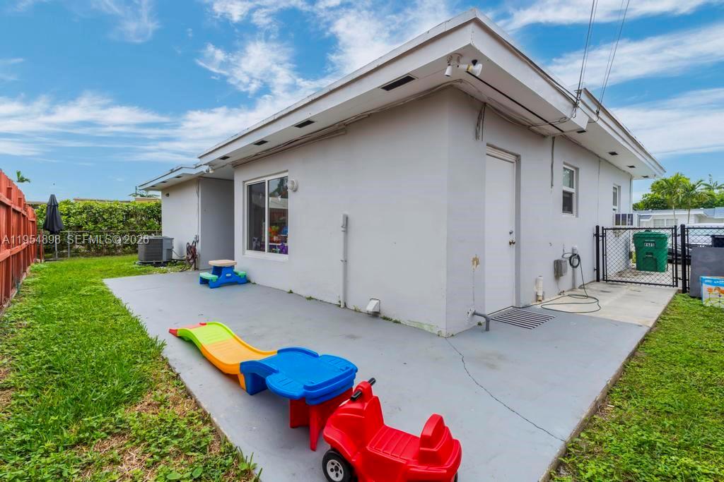 9435-9437 Southwest 39th Street Miami, FL 33165 - Photo 45 of 70