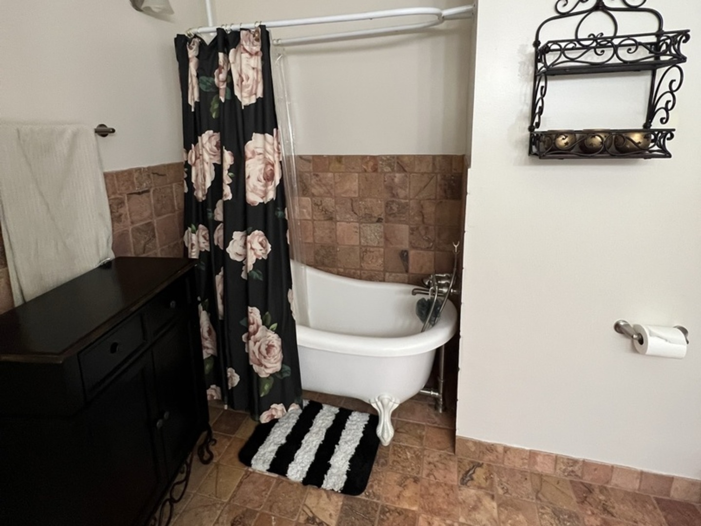 1230 Chalet Road, Unit 204 Naperville, IL 60563 - Photo 11 of 17 a bathroom with a sink and a mirror