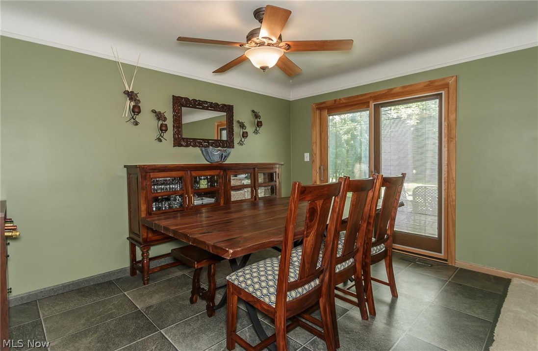 5672 Falkirk Road Lyndhurst, OH 44124 - Photo 9 of 27