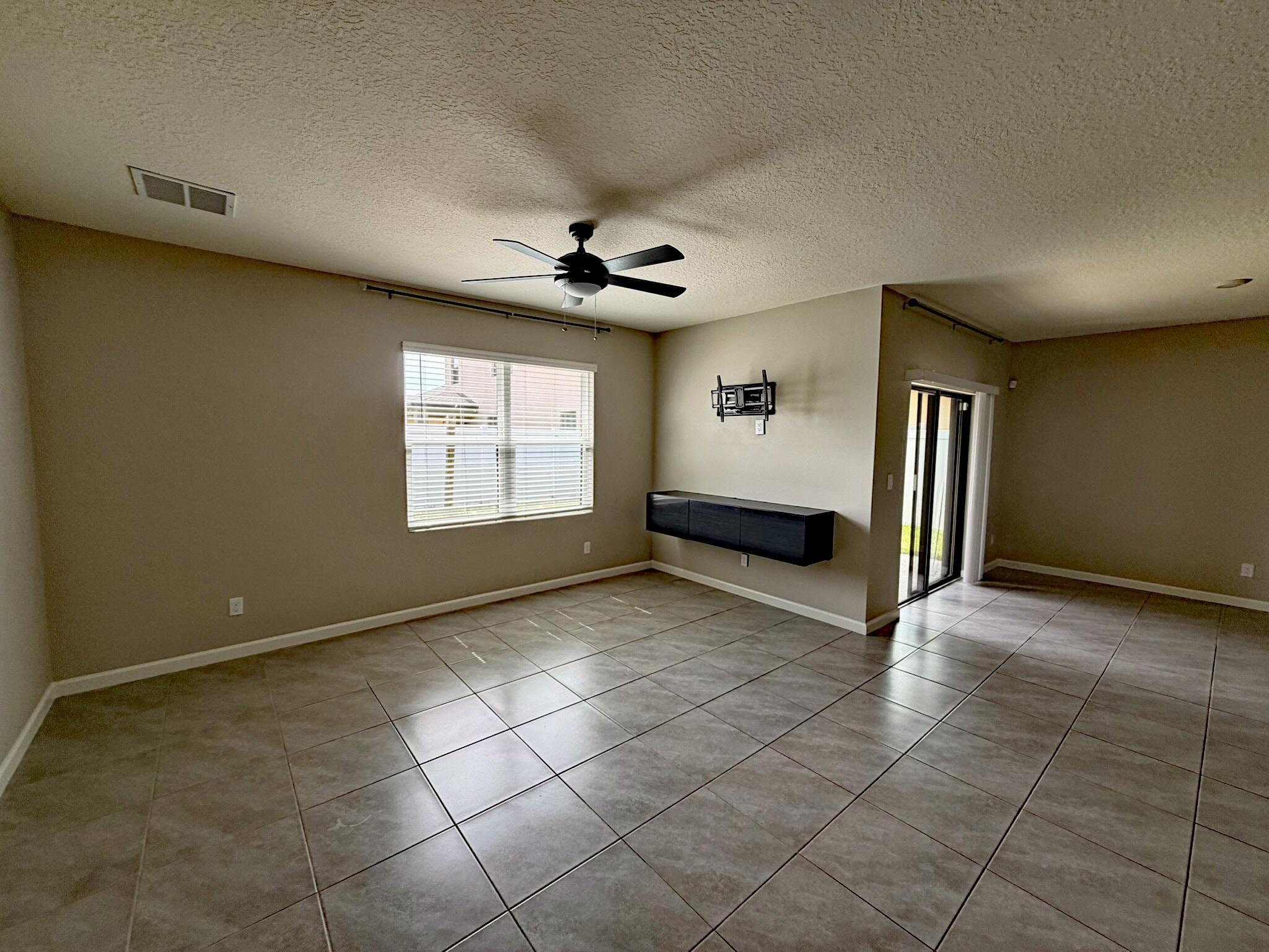 5306 Entertainment Way Fort Pierce, FL 34947 - Photo 7 of 19 IMG_0734