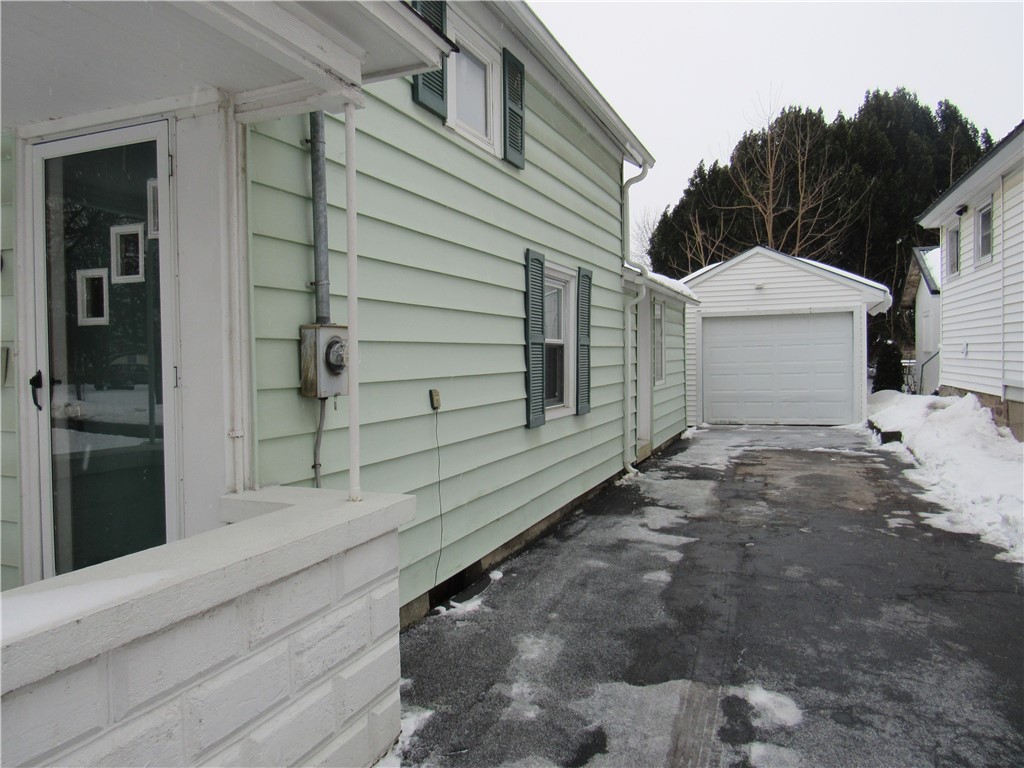 21 Spencer Street Lyons, NY 14489 - Photo 4 of 23