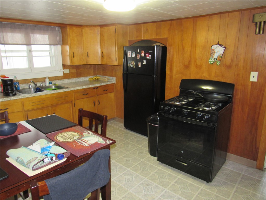 21 Spencer Street Lyons, NY 14489 - Photo 8 of 23