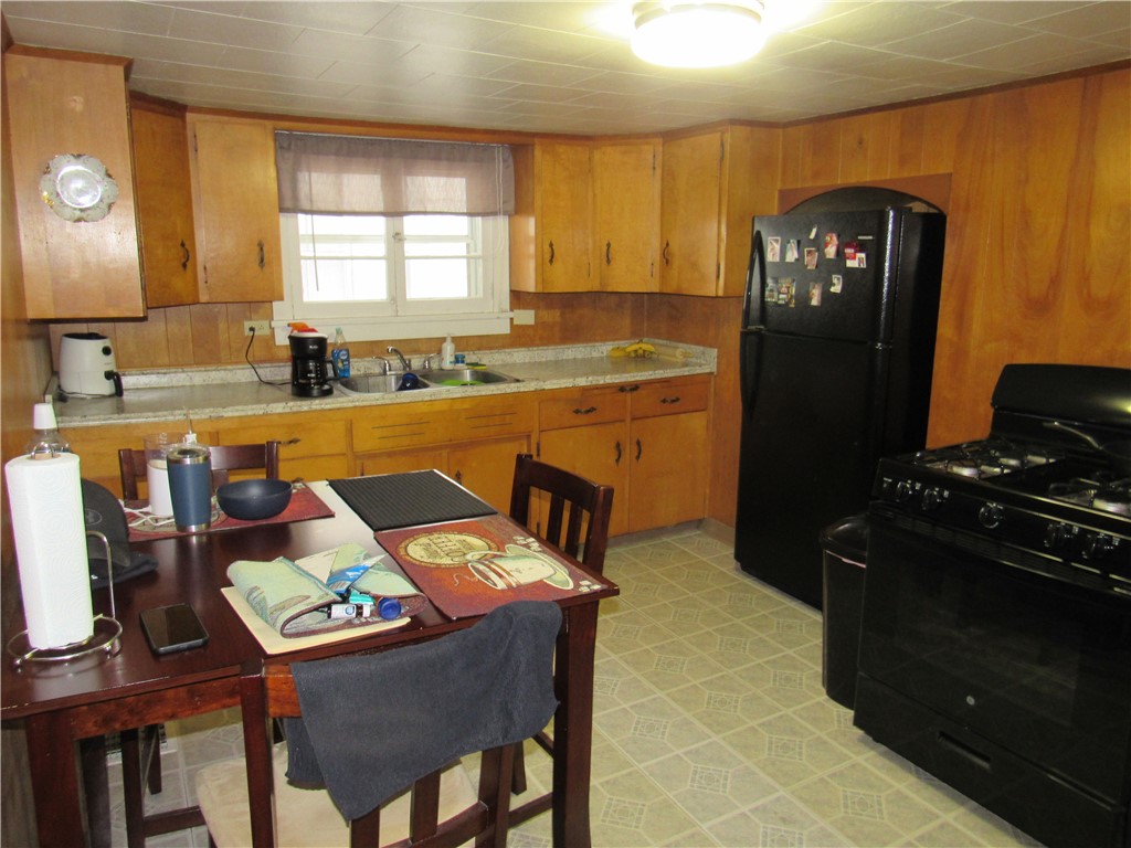 21 Spencer Street Lyons, NY 14489 - Photo 9 of 23