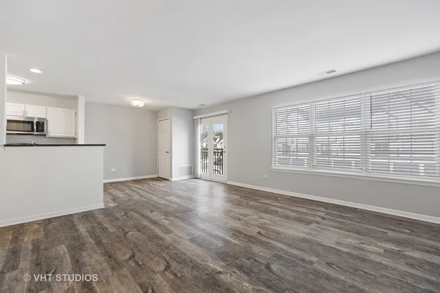 $3,163 | 350 Schubert Court, Unit 350, Wheaton, IL 60189