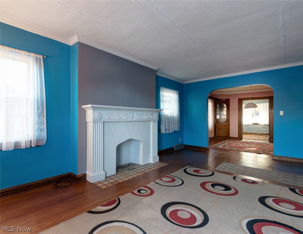 17406 Neff Road Cleveland, OH 44119 - Photo 4 of 23 Archway to dining room...