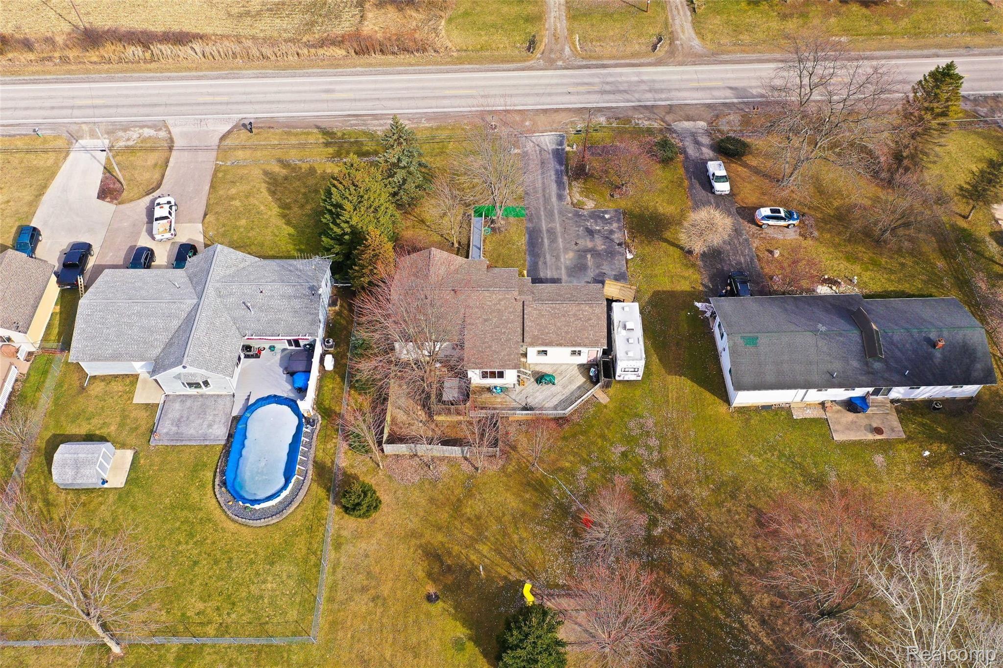 3198 South Irish Road Davison, MI 48423 - Photo 31 of 42 3198-S-Irish-Road-outside back 7.jpg