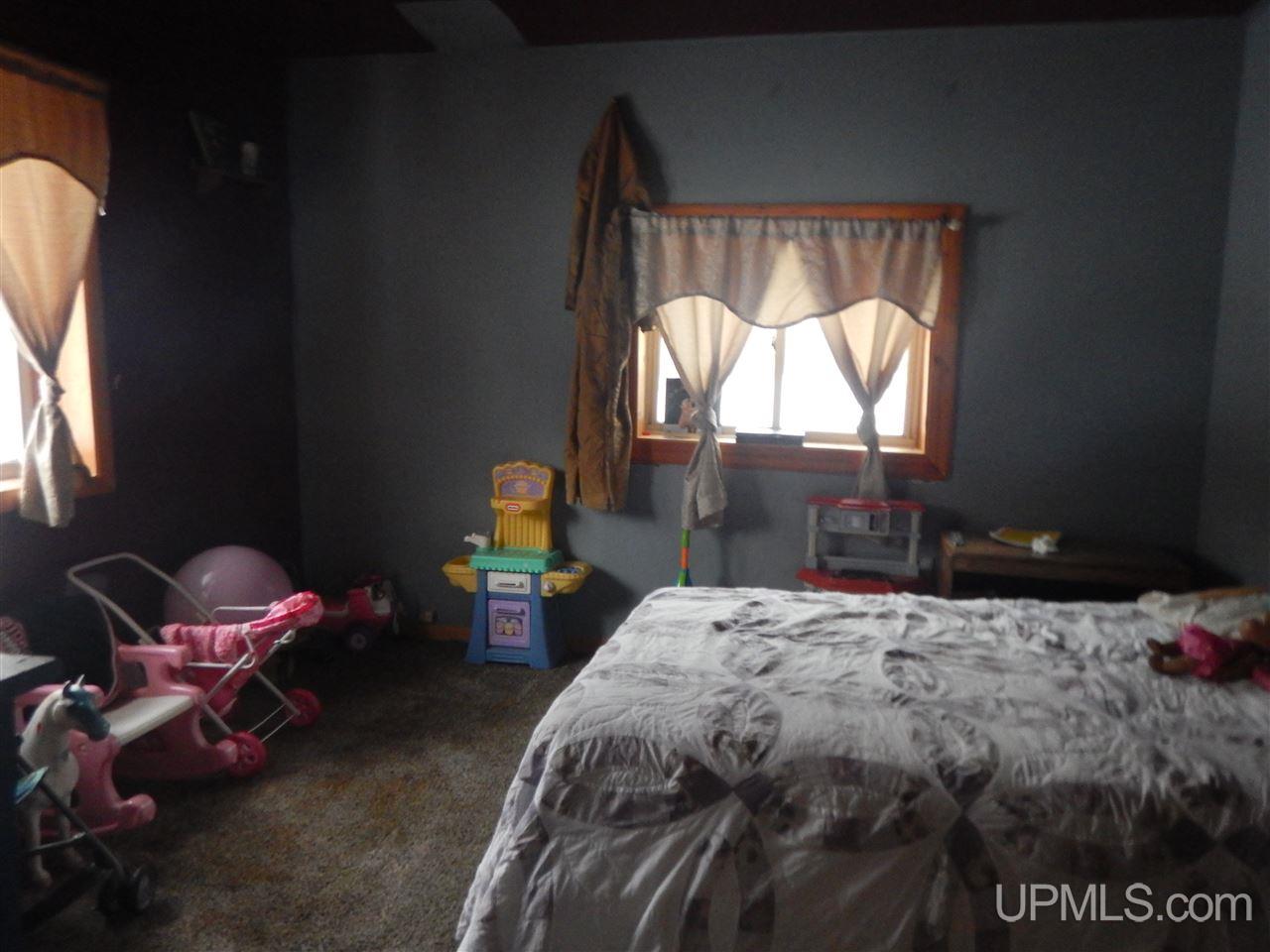 5455 27.5 Road Gladstone, MI 49837 - Photo 13 of 24